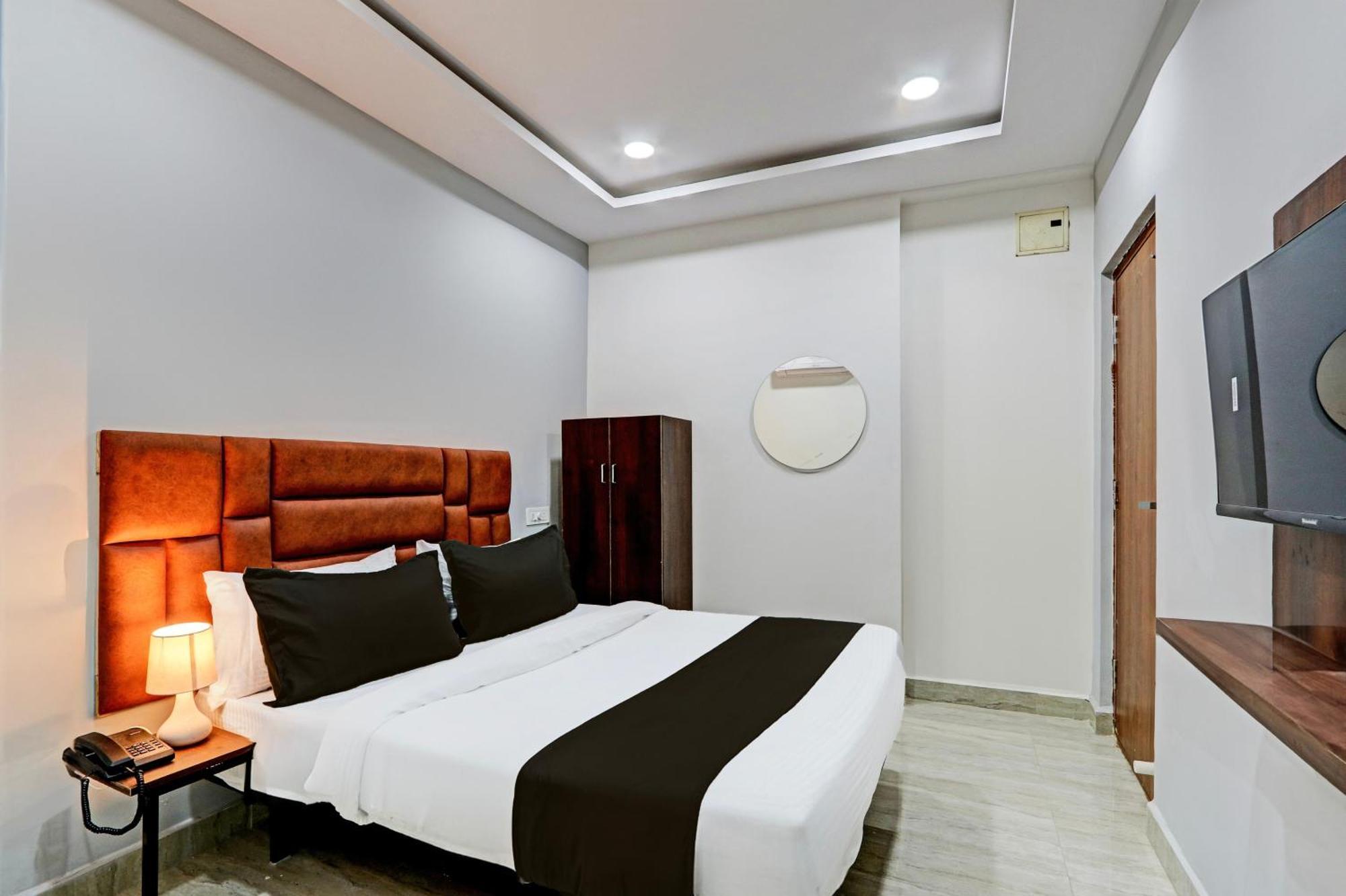 Super Hotel O Lavish Tranquil Hyderabad Esterno foto